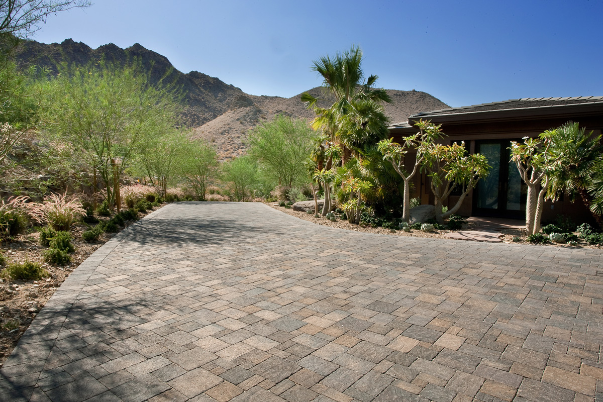 https://www.savonpavers.com/wp-content/uploads/2021/03/Savon_Pavers_Entryway_Driveways_03-1.jpg